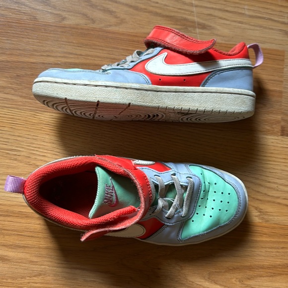 Kids Nike Sneakers - Picture 1 of 5